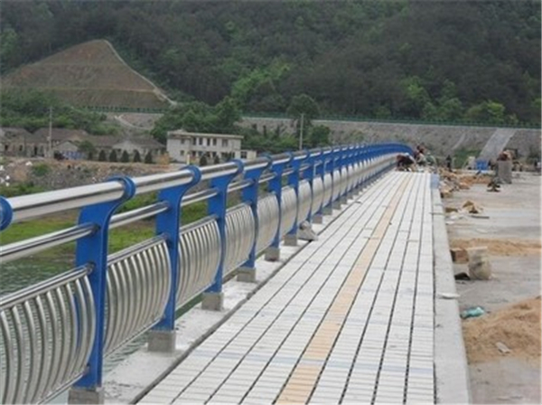 石景山不锈钢桥梁护栏是一种什么材质的护栏