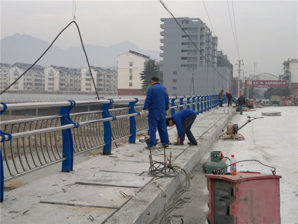 石景山不锈钢复合管护栏常见问题及解决方案